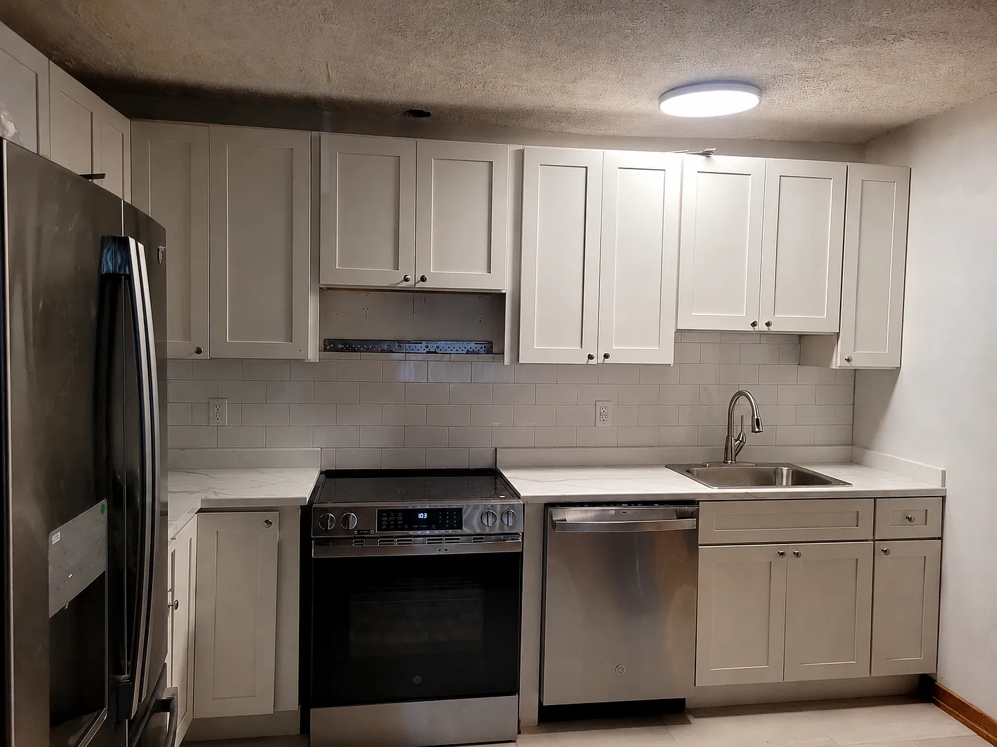 533 Ditmar St — Photo 3