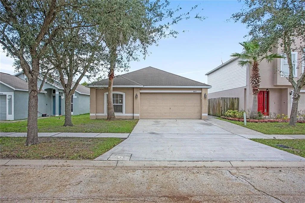 3 bed, 2.0 bath, 1312 sqft, $1,990 — Photo 2