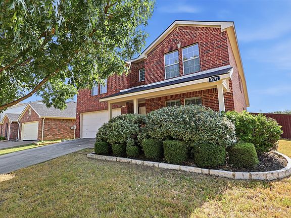 3rd image of 3528 Kimberly Ln