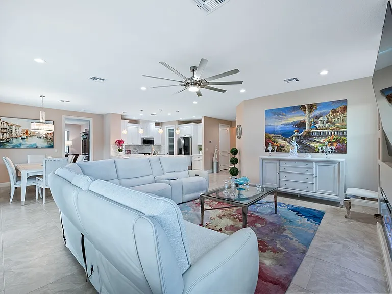 2836 Steamboat Dr — Photo 4