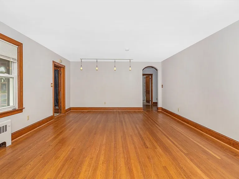 531 Lee Pl — Photo 7