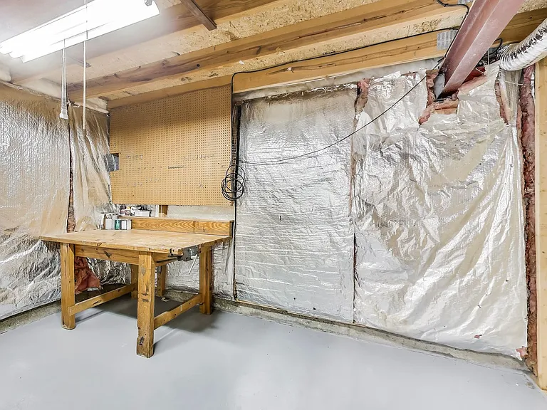 1337 Crockett Ln — Photo 31