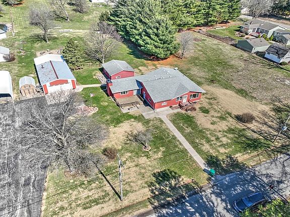 3rd image of 1542 Riedel Ave