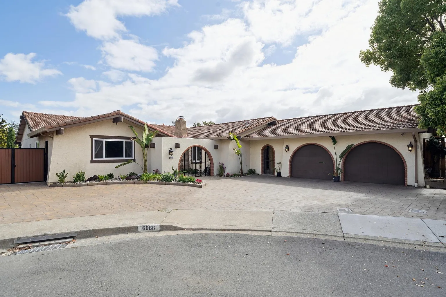6066 Monte Verde Ct photo 1