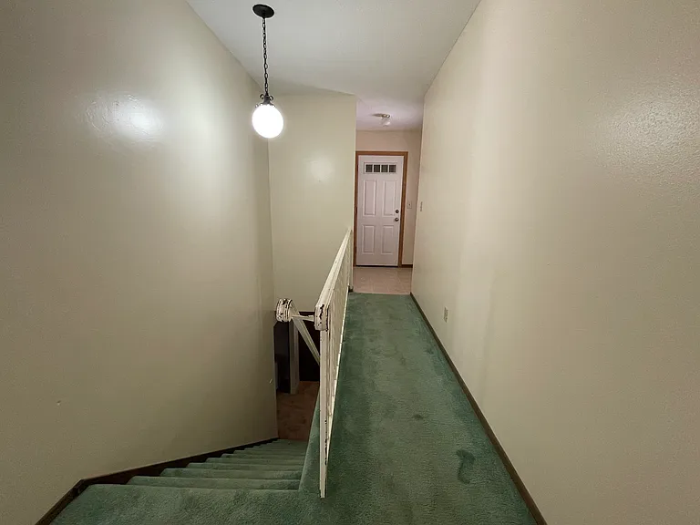 3014 Broadway N — Photo 24