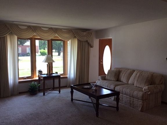 4th image of 6300 W 90th Pl