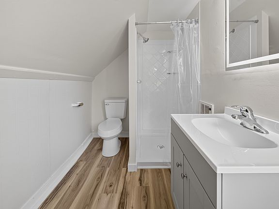 5th image of 140 Mildred Ave #3