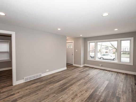 3rd image of 9545 S Woodlawn Ave