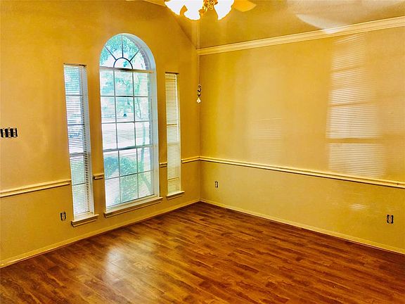 4th image of 1806 Thistlebrook Ct