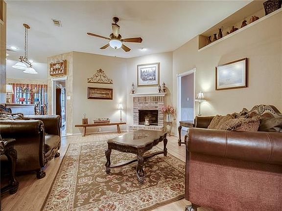 5th image of 2899 Hampshire Ln