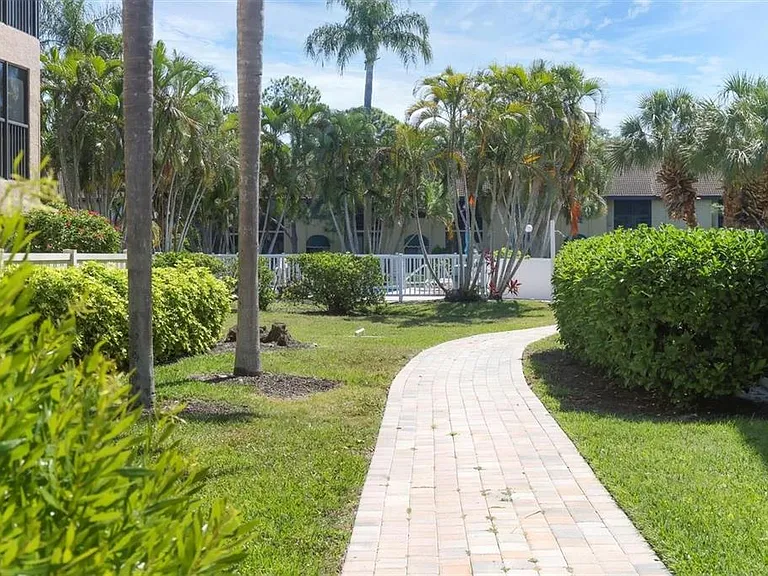 5737 Ashton Way #5737 — Photo 34