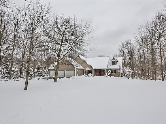 2nd image of 30 Deertrack Ln