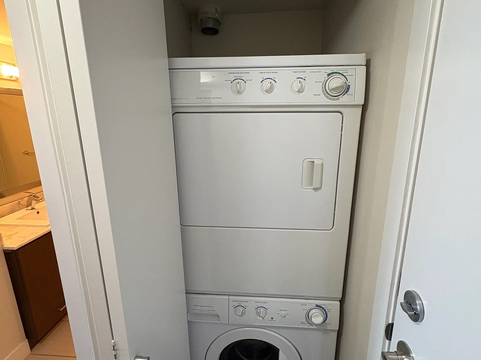 1 bed, 577 sqft, $2,100 — Photo 2