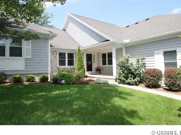 40 Stonington Dr #R-8, Pittsford, NY 14534