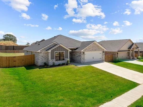 16225 Crossing Cir, Lindale, TX 75771