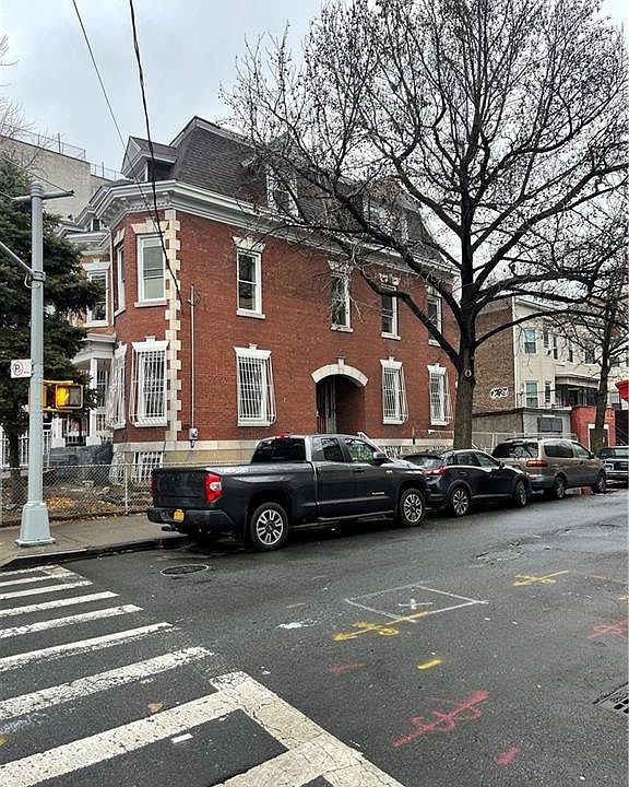 371 E 198th Street, Bronx, NY 10458 Zillow