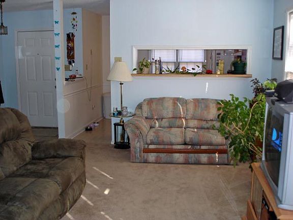 3rd image of 6723 Farrington Ln