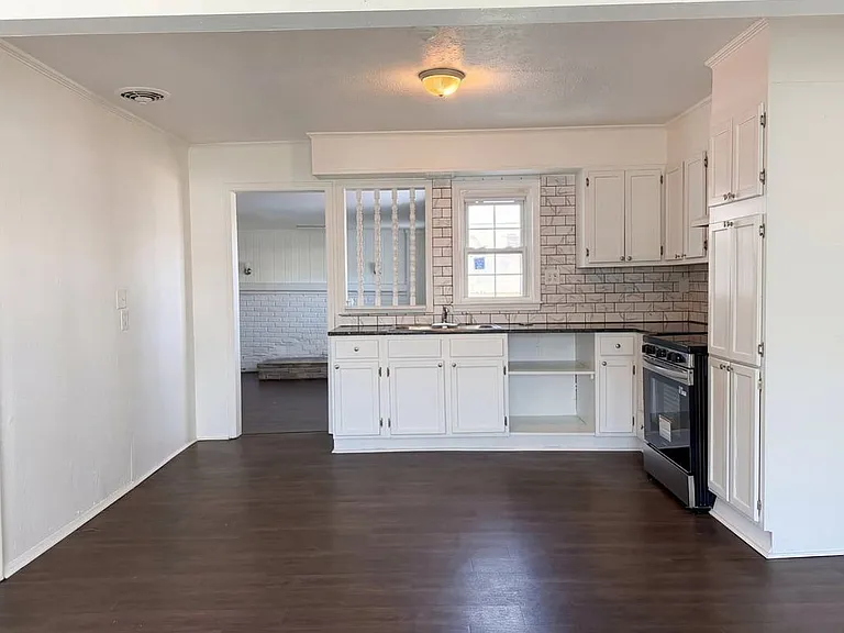 410 B St — Photo 5