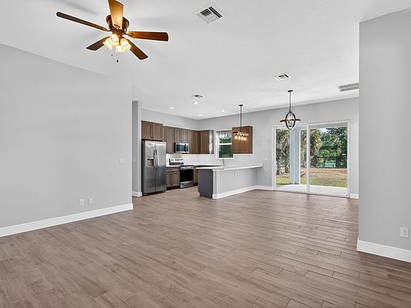 4th image of 15270 97th Drive N