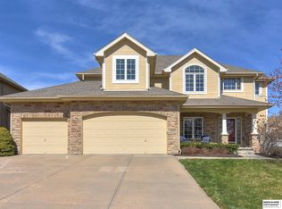 10220 Edna St, La Vista, NE 68128