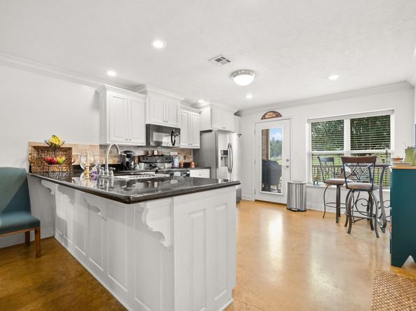 242 Ryan St #1, Anacoco, LA 71403