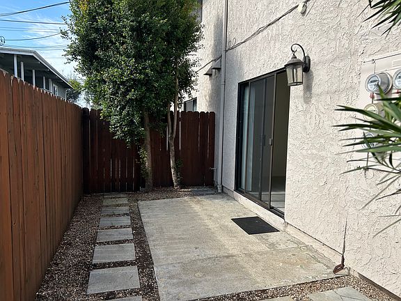 5th image of 114 E 20th St #8