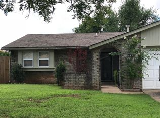 812 Holly Hill Rd, Edmond, OK 73003