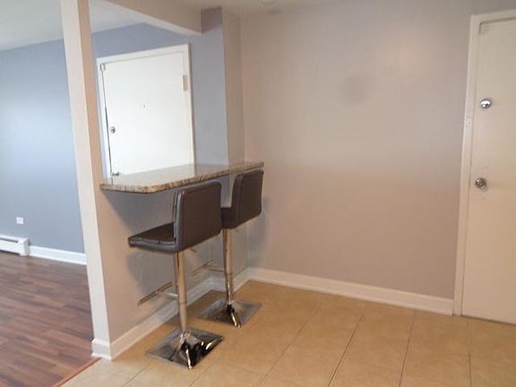 4th image of 10917 S Lloyd Dr APT 10