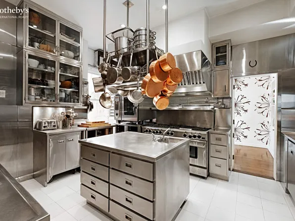 4 East 66th Street image 8 of 15