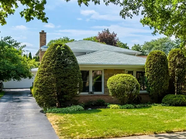 1886 Birch St, Des Plaines, IL 60018