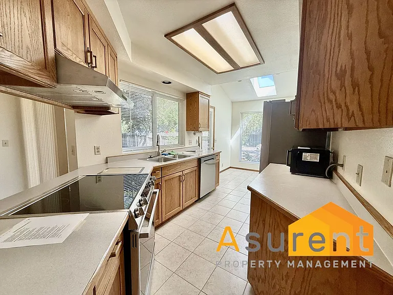 2976 Grizzly Dr — Photo 7