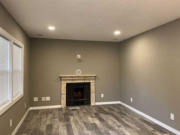 2nd image of 3205 8th St