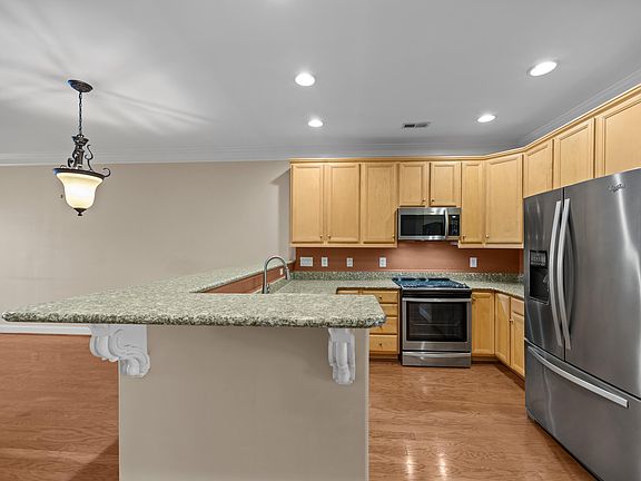 5th image of 2705 Jamestown Ct
