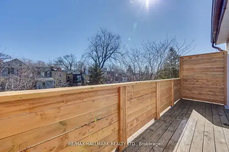 327 Kenilworth Ave — Photo 1