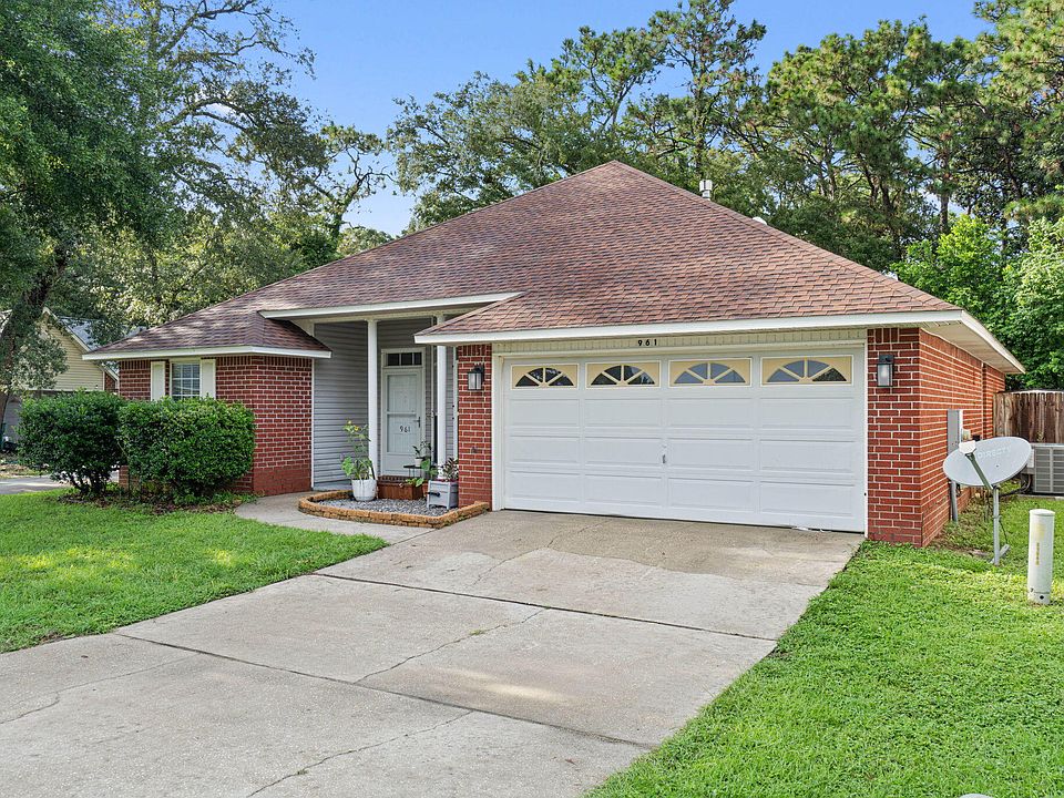 1st image of 961 Claeven Cir