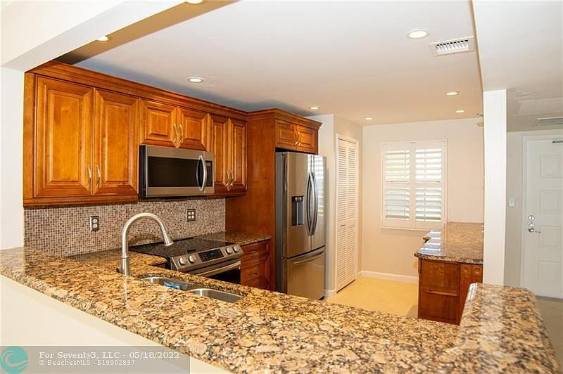1st image of 3499 Oaks Way APT 904