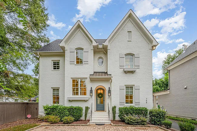 748 Ellsworth Rd