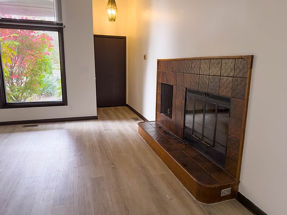 4th image of 1389 Belvoir Mews
