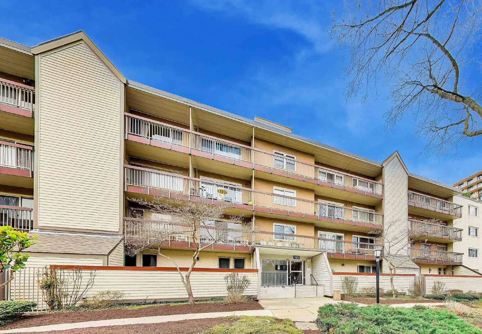 1 bed, 1.0 bath, 787 sqft, $2,000 — Photo 1