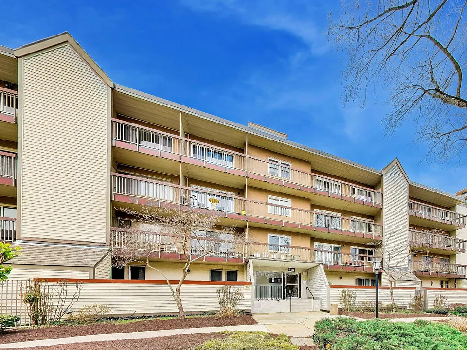 7420 Lakeview Dr #W205