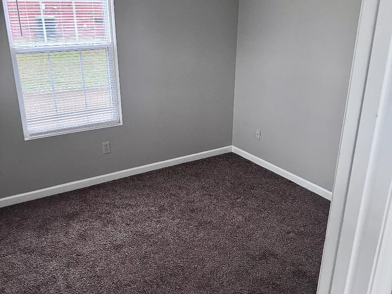 597 Hampton Way — Photo 5