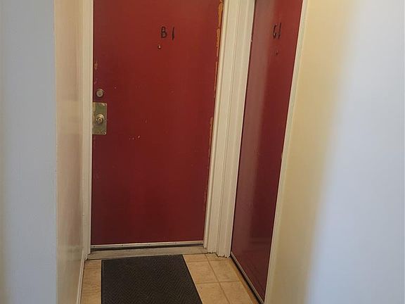 5th image of 467 Hudson St