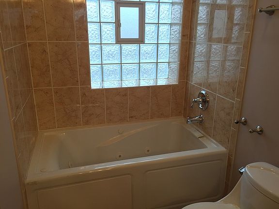 3rd image of 3628 N Milwaukee Ave #3