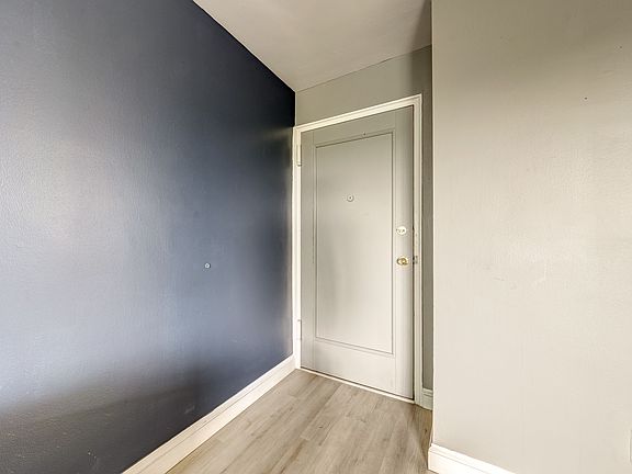 5th image of 1567 N Colonial Ter #206