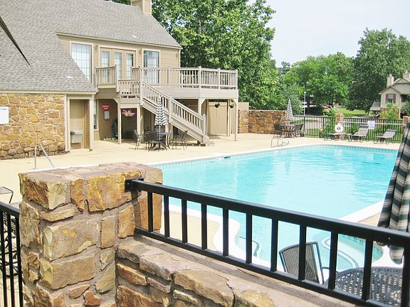 Beautiful Pool behind Clubhouse