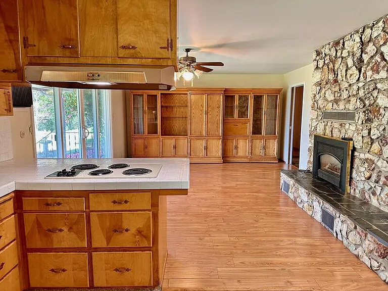 16107 Bitney Springs Rd — Photo 12