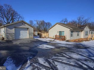 38 Springers Ln, New Cumberland, PA 17070