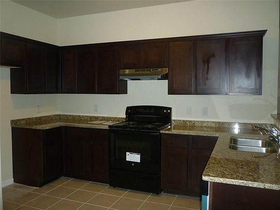 5th image of 1602 Sax Leigh Dr