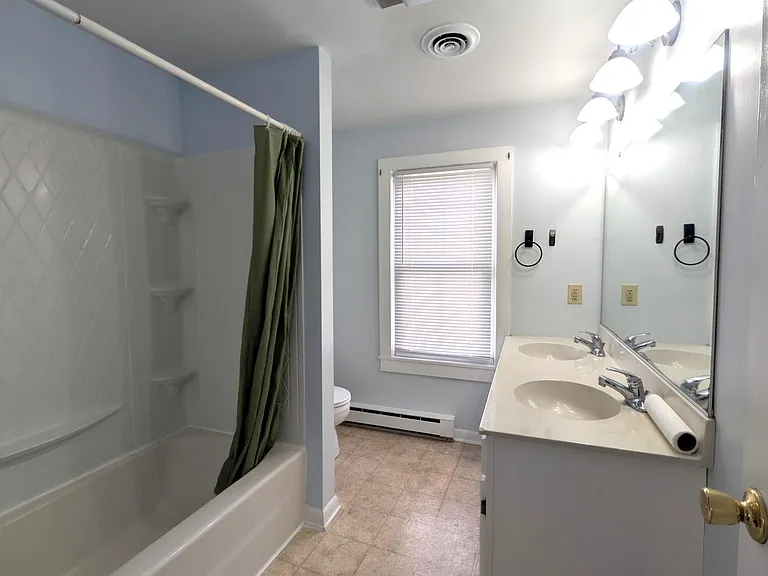 710 Beech St — Photo 16