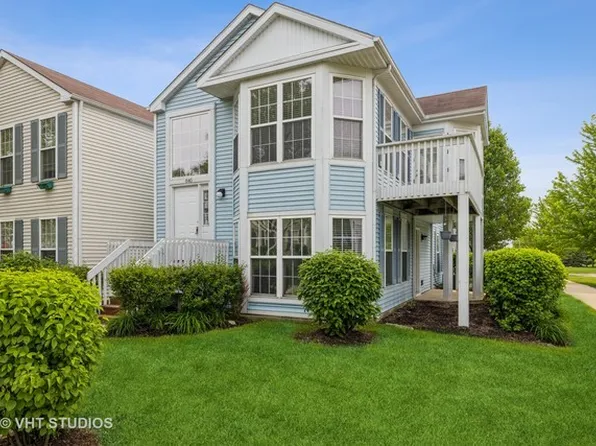 840 Symphony Dr, Aurora, IL 60504